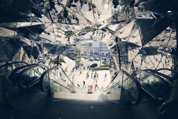 escalators with mirrors